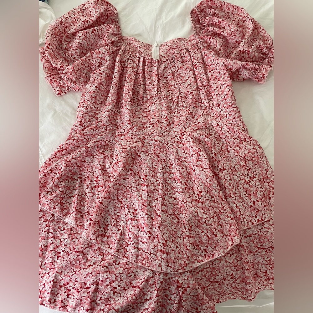 Plus Allover Floral Print Layered Hem Puff Sleeve Romper